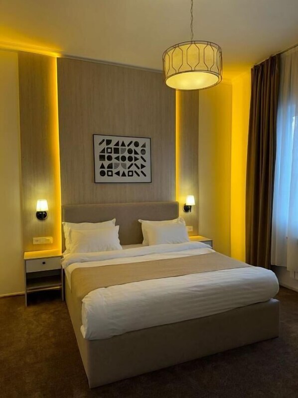 Deluxe Double Room | Desk, laptop workspace, free WiFi - UNO Hotel Jalal-Abad (Jalal-Abad)