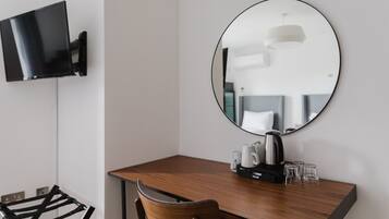 Standard Triple Room, Ensuite | Blackout drapes, iron/ironing board, free WiFi