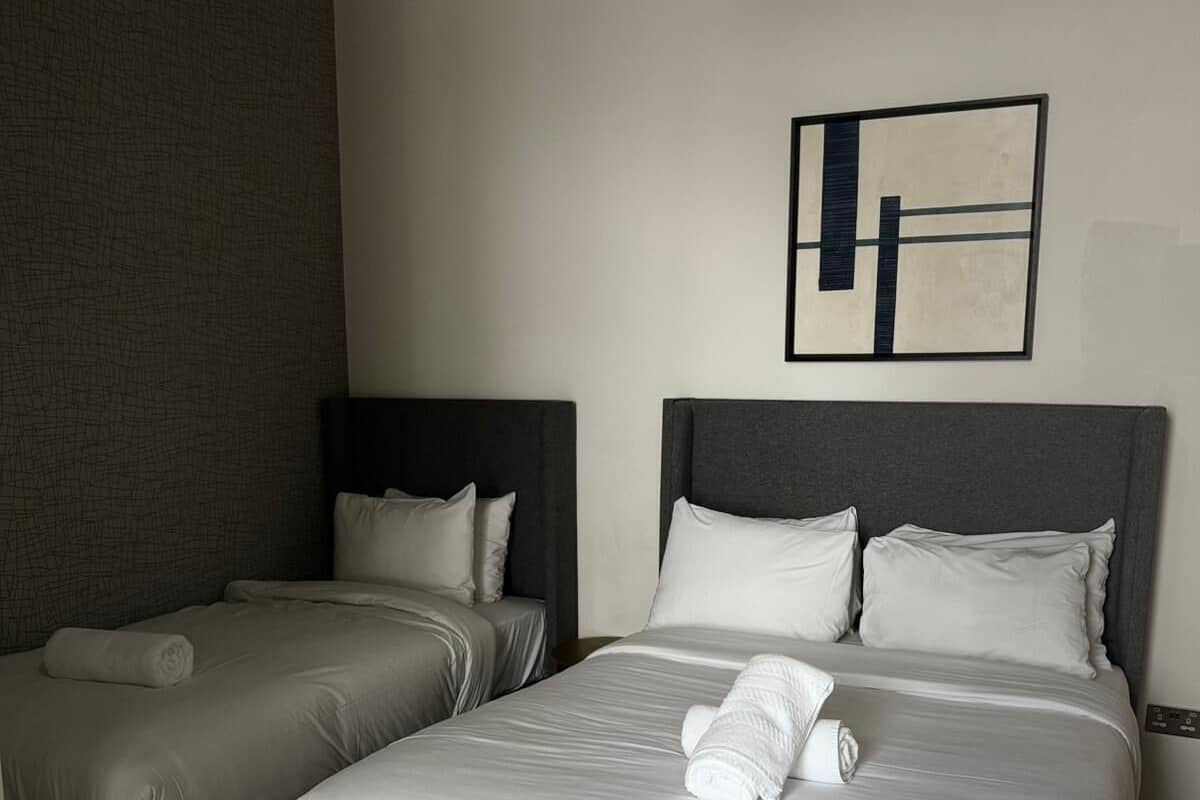 Suite, Ensuite | Miscellaneous
