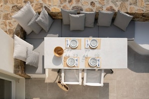 5 bedrooms