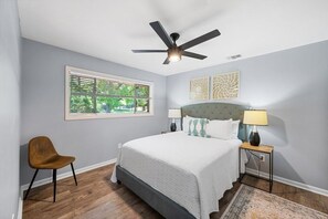 2 bedrooms, iron/ironing board, WiFi, bed sheets