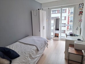 3 chambres, fer et planche à repasser, Wi-Fi, draps fournis