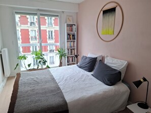 3 chambres, fer et planche à repasser, Wi-Fi, draps fournis