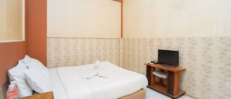 Deluxe Room | Desk, free WiFi