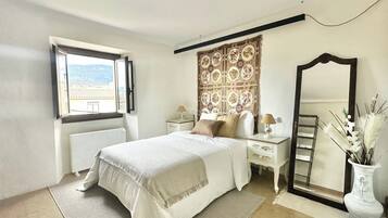 Casa | 1 dormitorio, tabla de planchar con plancha, wifi gratis y ropa de cama