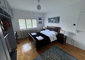 2 makuuhuonetta, Wi-Fi, vuodevaatteet