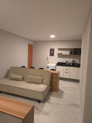 Studio | Desk, laptop workspace, free WiFi - M3 Studio Hotel e Negocios (Camacari)