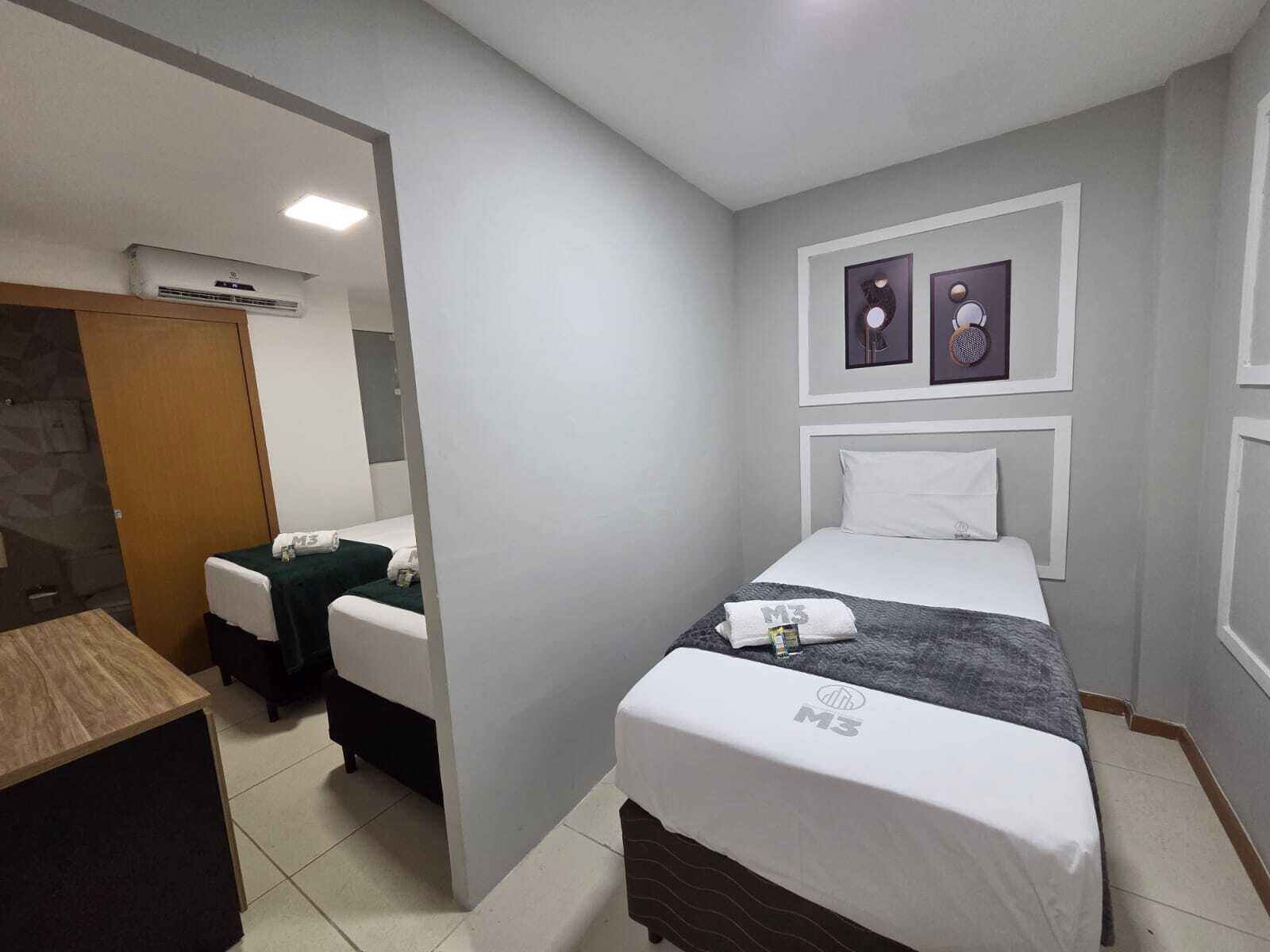 經典三人房 | 書桌、筆電工作空間、免費無線上網