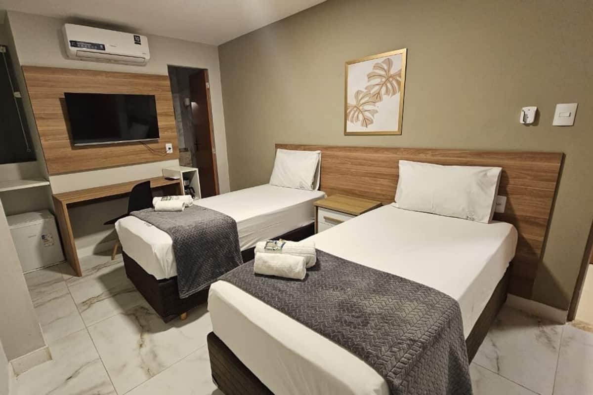 Standard Double Room, 2 Twin Beds | Desk, laptop workspace, free WiFi