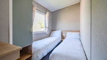 2 bedrooms, individually decorated, individually furnished, free WiFi