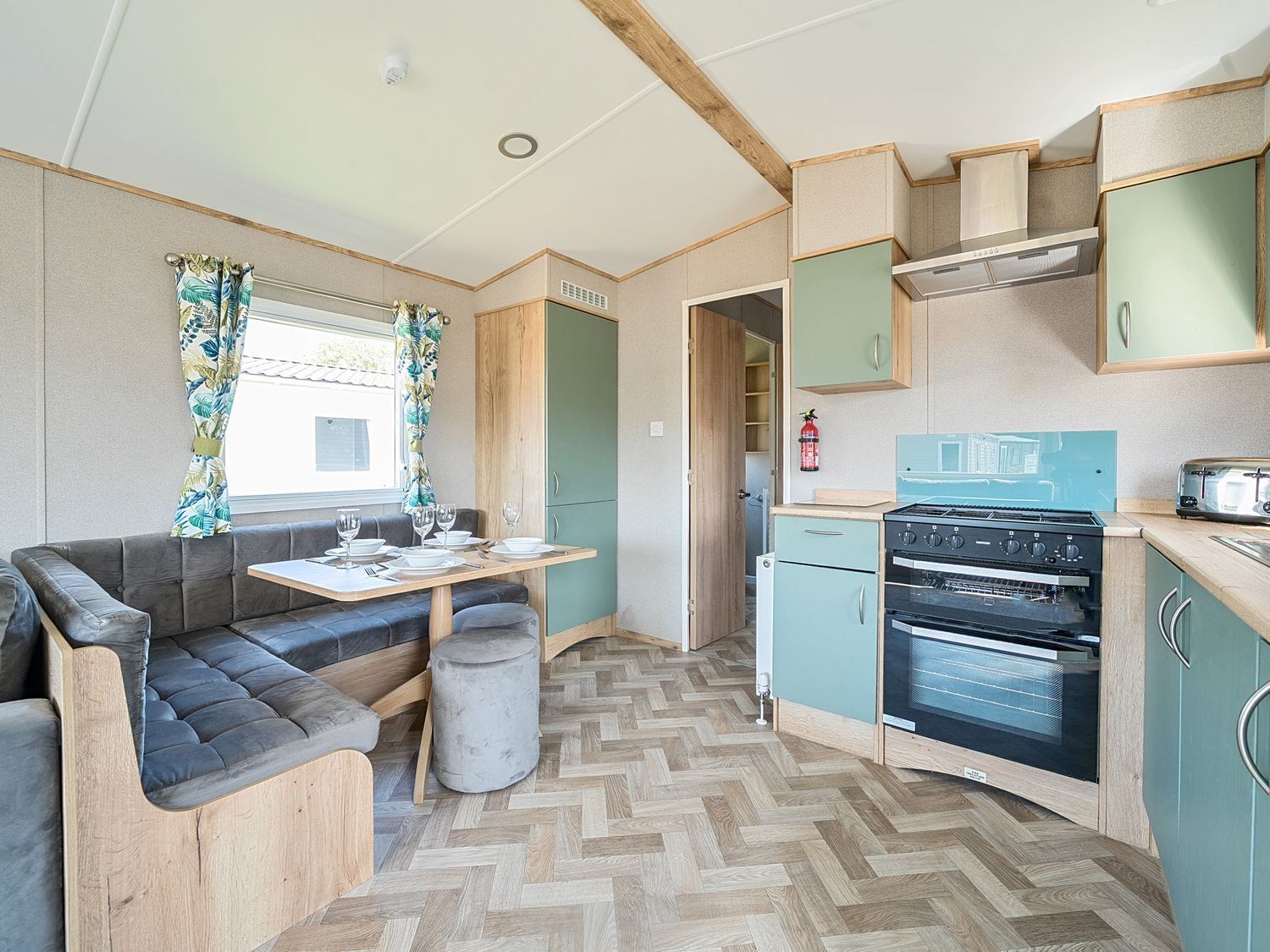 Cookware/dishes/utensils