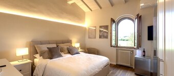 Cosy double room in pretty cottage with WiFi and AC in enchanting Monteaperti