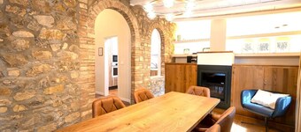 Cosy double room in pretty cottage with WiFi and AC in enchanting Monteaperti