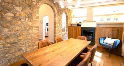 Cosy double room in pretty cottage with WiFi and AC in enchanting Monteaperti