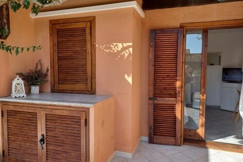 SIBILLA two-room house with terrace 60 meters from the sea