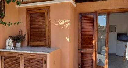 SIBILLA two-room house with terrace 60 meters from the sea