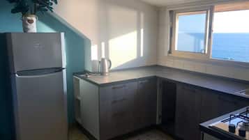 Appartamento Basic, 1 camera da letto, vista mare | Cucina privata | Bollitore elettrico