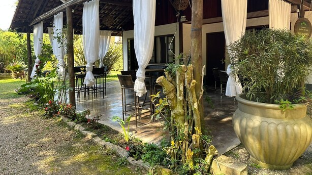 Meja sambut tetamu