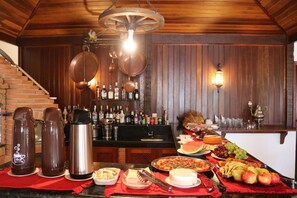 Desayuno continental gratuito y diario