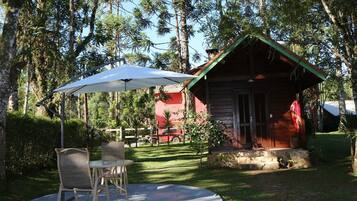 Standard-Chalet, 1 Queen-Bett, Zimmerreinigung, Gartenblick | 1 Schlafzimmer, kostenloses WLAN