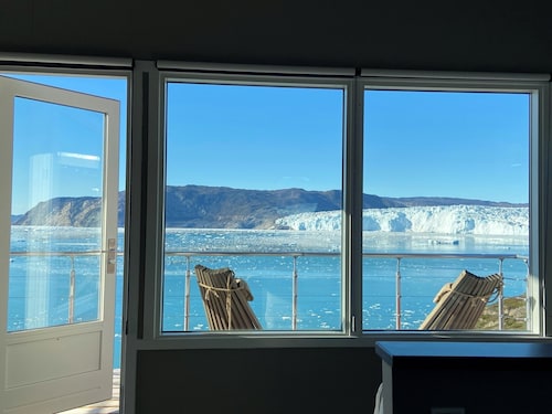Eqi Glacier Lodge - World of Greenland