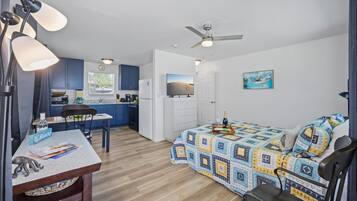 Condo, 1 cama Queen (Condo located in Goodland just a shor) | 1 quarto