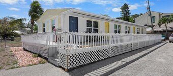 407 Mango Avenue Unit 1