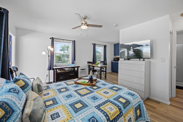Condo, 1 Queen Bed (407 Mango Avenue Unit 1)