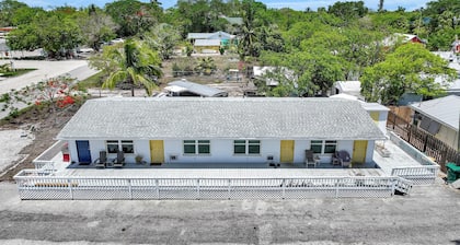 407 Mango Avenue Unit 1