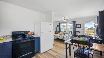 Appartement, 1 queensize bed (Condo located in Goodland just a shor) | Privékeuken