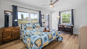 Condo, 1 Queen Bed (Condo located in Goodland just a shor) - Condo Located in Goodland Just a Short Walk From Great Food (Goodland)