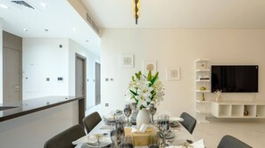 Dining - 2 Bed Apt in District One Dubai | Lagoon view (Dubai)