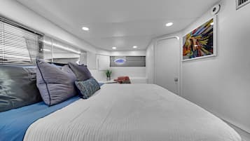 1 soverom, wi-fi (mot et tillegg) og sengetøy