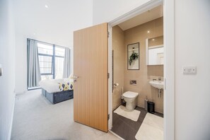 2 chambres, fer et planche Ă repasser, accĂšs Internet, draps fournis