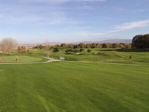 Apartment, 3 Bedrooms, Kitchen, Golf View | Golf view - Apartamento Dúplex Golf Rioja Alta (Cirueña)
