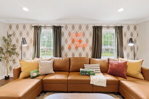 Téléviseur connecté, foyer, jeux vidéo, livres