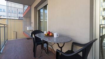 Apartment (1 Bedroom) | Balcony