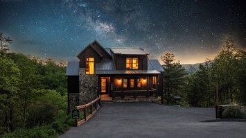 Do yourselves a favor and book this cabin, we've got you covered!