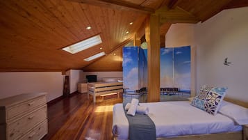 4 bedrooms, free cribs/infant beds, bed sheets