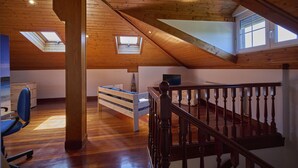 4 bedrooms, free cots/infant beds, bed sheets - Great Escape by Fidalsa (Gautegiz Arteaga)