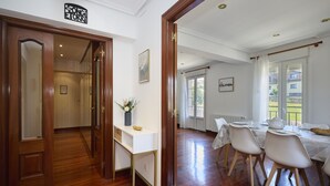 In-room dining - Great Escape by Fidalsa (Gautegiz Arteaga)