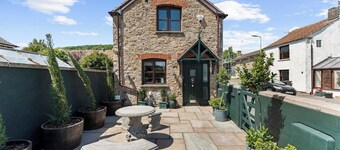 Gorgeous 3 Bed, 225 Year Old Cottage