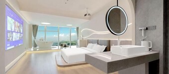 Xiamen IMAY Designer Seaview Apartment (Shimao Twin Towers Branch)