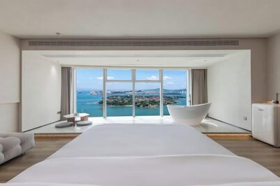 Xiamen IMAY Designer Seaview Apartment (Shimao Twin Towers Branch)