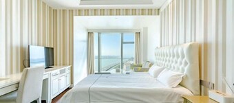 Xiamen IMAY Designer Seaview Apartment (Shimao Twin Towers Branch)