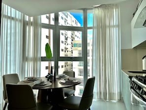 Deluxe Apartment | Private kitchen