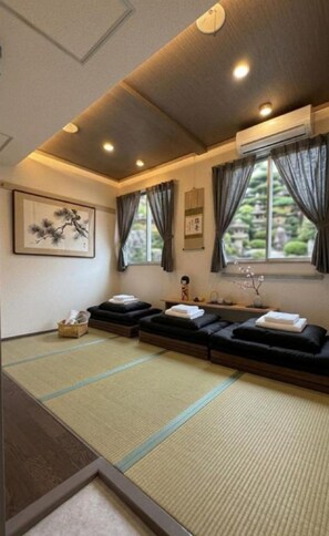 Family Triple Room | Free WiFi, bed sheets