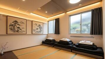 Kamar Triple Keluarga | Wi-Fi gratis dan seprai linen