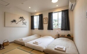 Family Triple Room | Free WiFi, bed sheets