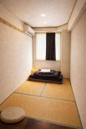 Free WiFi, bed sheets - Amber Hostel (Osaka)